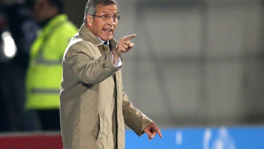 Óscar Tabárez dijo que la Roja "pierde potencial" con las bajas