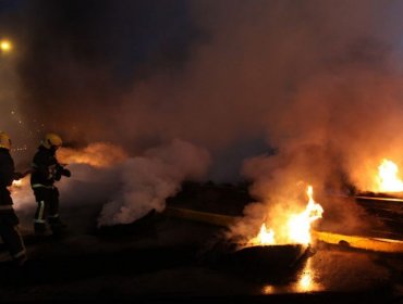 Manifestaciones en San Antonio culminaron con la instalación de barricadas en diversos puntos de la comuna