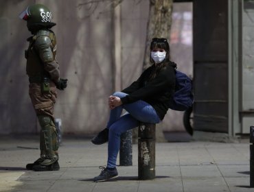 Chile cayó 15 puntos en percepción de felicidad por pandemia y crisis social