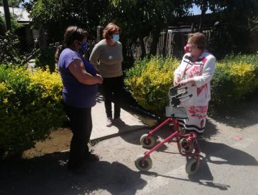 Adultos mayores de La Calera reciben insumos médicos, alimentos y hasta sillas de rueda