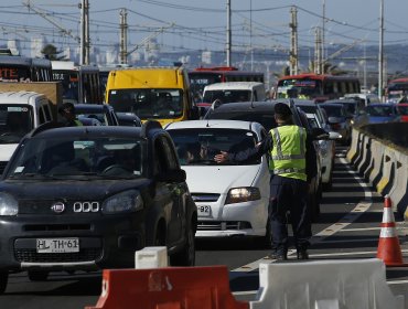 56 mil vehículos dejaron este viernes la capital, la salida más masiva en pandemia