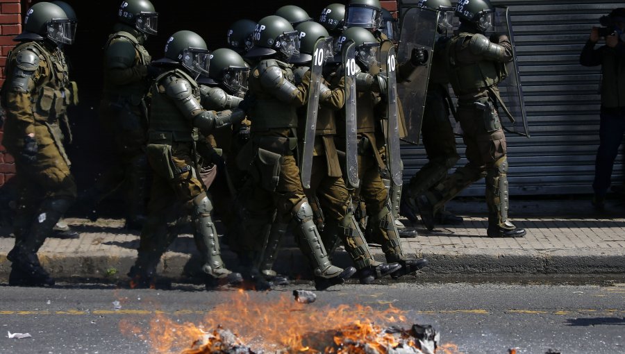 Encuesta Cadem: Respaldo a Carabineros cae a 36% y 71% está de acuerdo con nueva policía