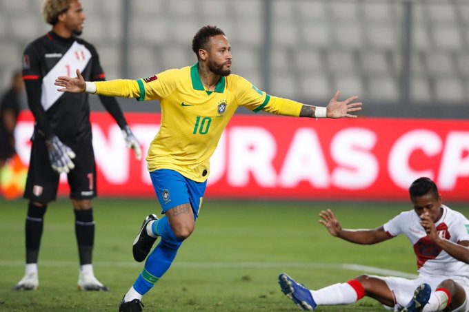 Brasil lo dio vuelta ante Perú con triplete de Neymar y polémico arbitraje de Bascuñán