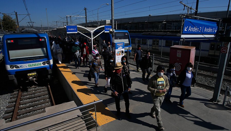 Metro Valparaíso asegura que afluencia de pasajeros en primer día de «Transición» fue similar a la semana pasada