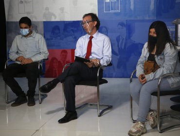 Ministro de Educación se reúne con estudiantes de 4° Medio para evaluar posible regreso a clases