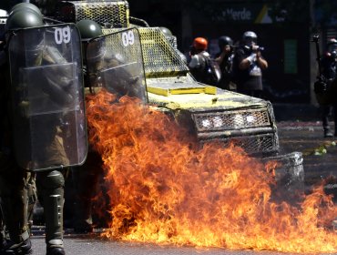 Cinco carabineros lesionados en siete manifestaciones en jornada del 12 de octubre