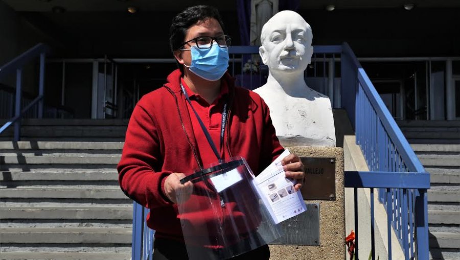 Valparaíso Makerspace de la PUCV dona 200 escudos faciales al Hospital Carlos van Buren