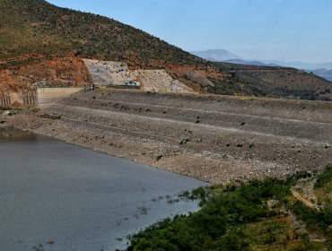 Greenpeace advierte crítica situación en el principal embalse de la región Metropolitana