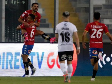 Colo-Colo no levanta cabeza y cae en una guerra de goles ante Unión Española