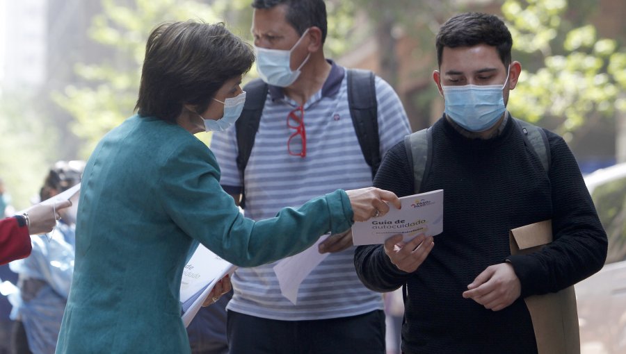 Ministerio de Salud buscará casos activos en zonas con más riesgo de contagio de Santiago