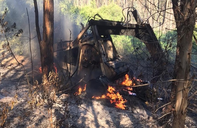 Nuevo ataque incendiario afectó a maquinaria forestal en fundo de la comuna de Traiguén