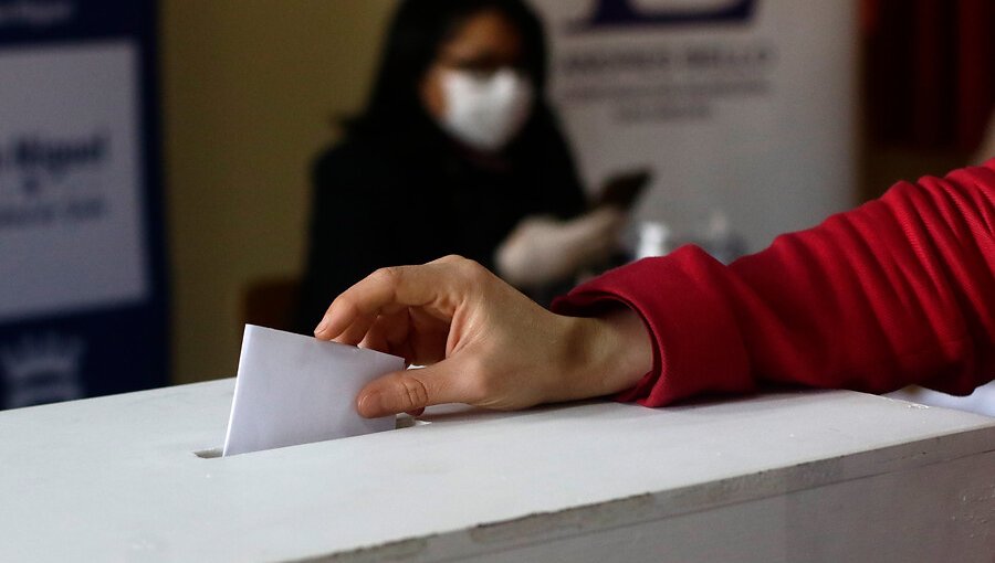 ¡Boom electoral en Valparaíso!: Más de 10 mil personas han cambiado su domicilio para poder votar en el Puerto en el último año