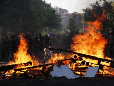 Al menos nueve detenidos por alteración al orden público deja jornada de protestas en plaza Italia