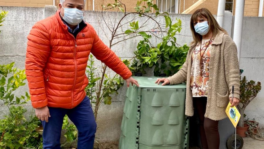 Familias de Limache fueron beneficiadas con programa piloto de compostaje domiciliario