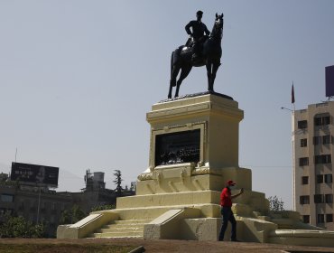 Tras ser vandalizado, monumento al general Baquedano amaneció restaurado