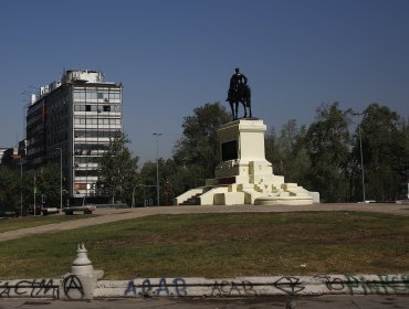 Consejo de Monumentos Nacionales estudia traslado de estatua de Baquedano