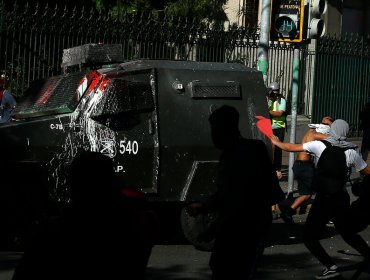 Al menos 34 detenidos por desórdenes, robos y saqueos dejan manifestaciones en Valparaíso, Viña y San Antonio