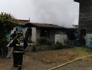 Incendio estructural deja una víctima fatal en San Antonio: hombre quedó atrapado entre las llamas