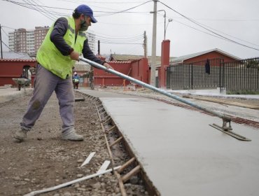 Avanza obras de remodelación del entorno del Hospital del Salvador del cerro Playa Ancha