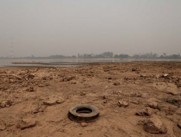 La histórica sequía del río Paraguay que tiene barcos sin poder navegar y amenaza a la economía del país