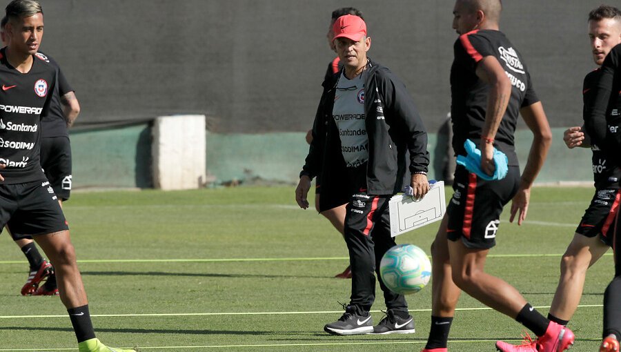 Rueda entregó lista de nominados para nuevo microciclo de la Roja