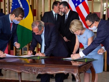 Estados Unidos y Brasil firman un acuerdo de US$845 millones para reforzar su relación comercial