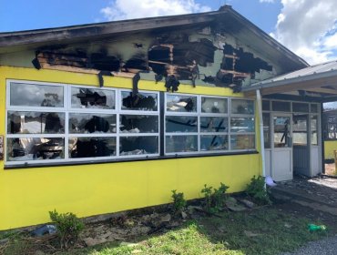 Ministro de Educación presentó denuncia ante Fiscalía por incendio en escuela rural de Cañete