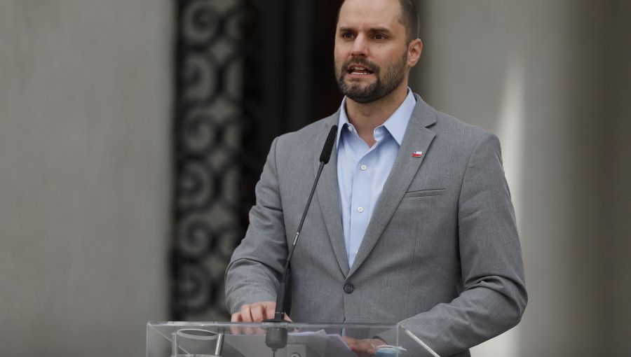 Vocero de Gobierno "Si hay algo que sacar de la Plaza Baquedano no es la estatua, es la violencia"