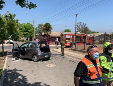 Dos Carabineros y una pareja de adultos mayores resultaron lesionados tras colisión en persecución policial en Villa Alemana