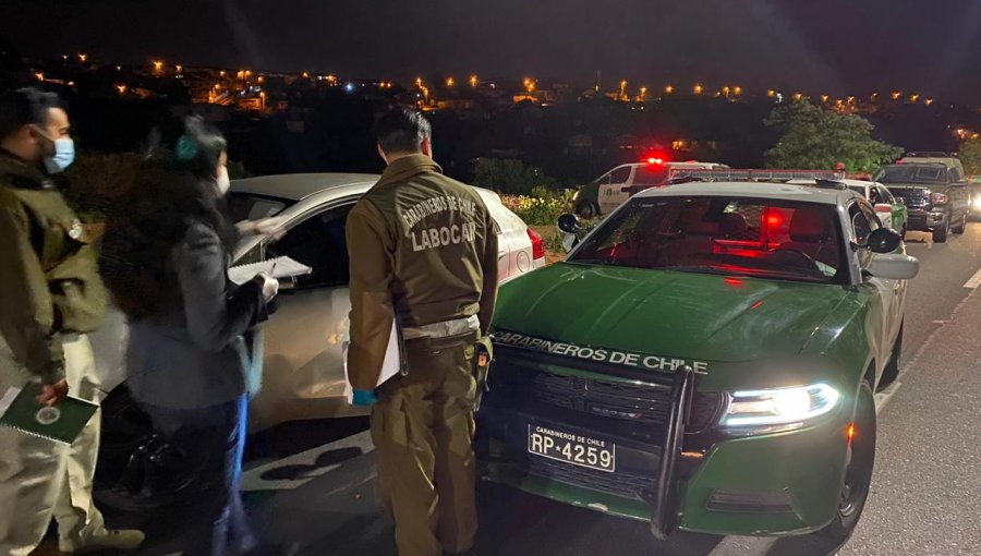 Viña del Mar: Hombre escapa de control policial y ataca a balazos a Carabineros