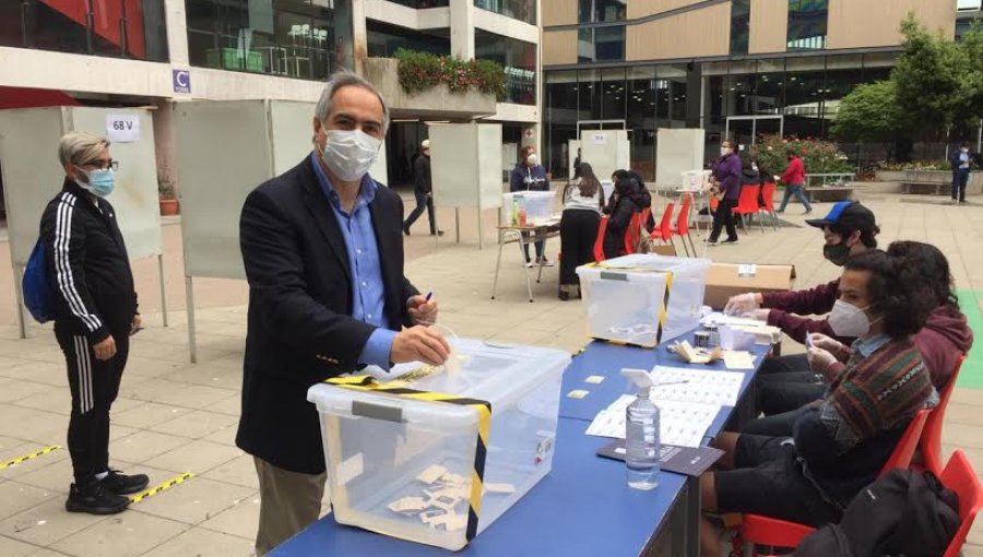 Senador Chahuán: "En democracia no son el ruido de la calle sino los votos los que deben resolver los cambios que el país necesita"