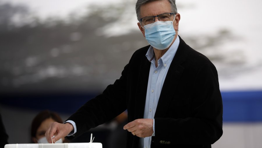 Joaquín Lavín: "Hoy no debe haber ni vencedores ni vencidos"