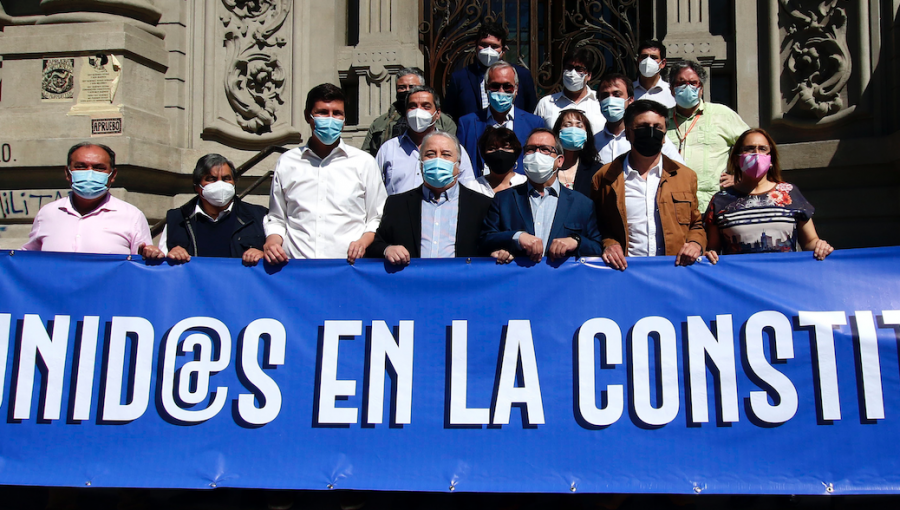 Alcaldes de oposición emplazan a sus partidos a enfrentar unidos la «Convención Constitucional»