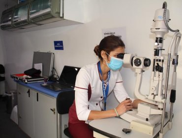 Con apoyo de clínica oftalmológica móvil, Hospital de Quillota se pone al día con pacientes GES