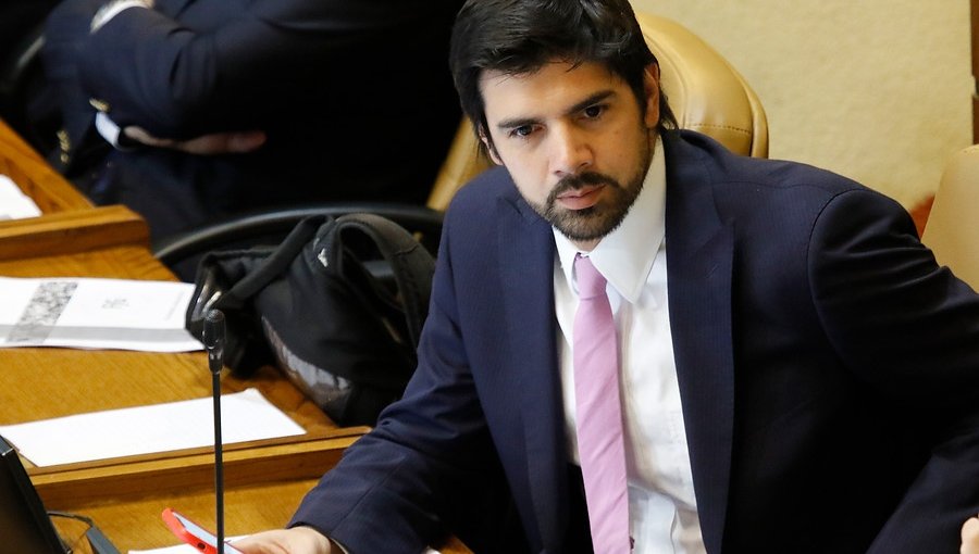 Diputado Lavín: “No es racional que ministro sea responsable de acciones de un carabinero"