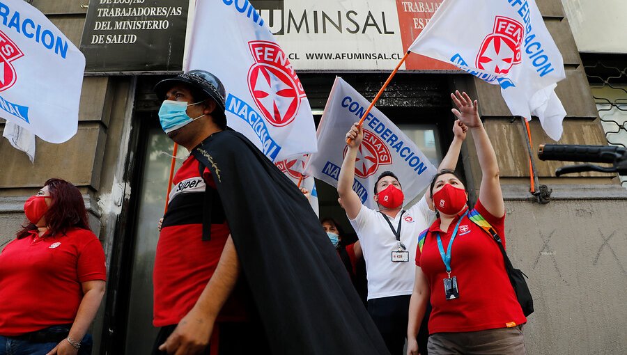 Gremios de la Salud protestaron en las afueras del Minsal por el Bono Covid