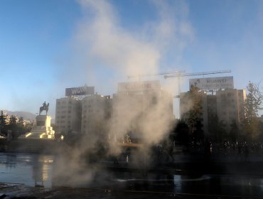 Manifestantes se toman la plaza Baquedano en nueva jornada de protestas y desórdenes