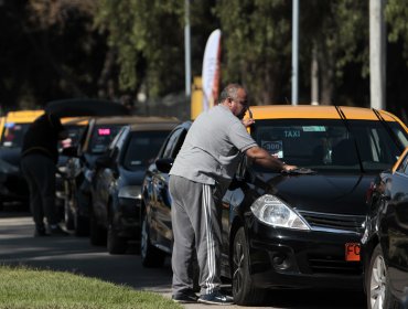 Parque de taxis seguirá congelado por otros cinco años: Congreso despachó ley