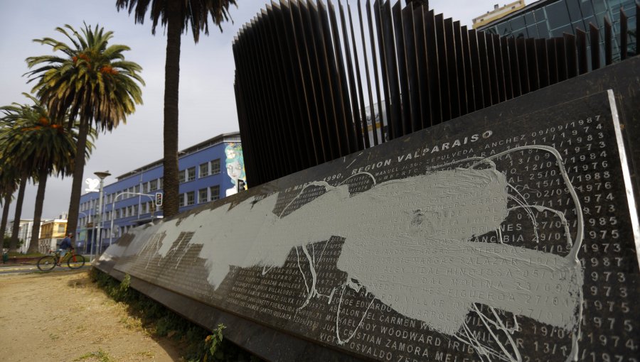 Desconocidos atacan memorial que recuerda a las víctimas de la dictadura en Valparaíso