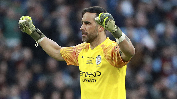 Claudio Bravo tapó un penal en la derrota del Betis ante el Barcelona