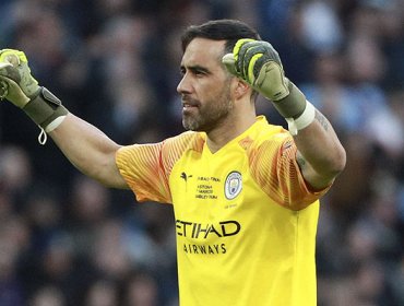 Claudio Bravo tapó un penal en la derrota del Betis ante el Barcelona