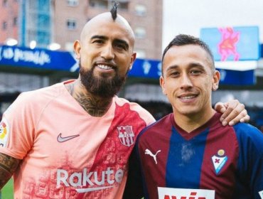 Arturo Vidal y Fabián Orellana viajan juntos para sumarse a los trabajos de la Roja