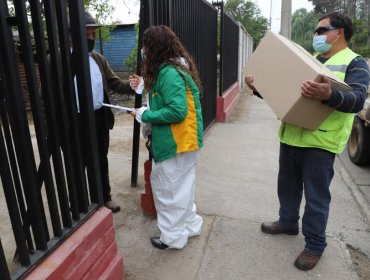 Este martes comenzó la entrega de 626 cajas con útiles de aseo y alimentos para adultos mayores de La Cruz