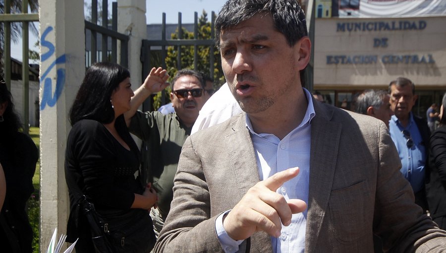 Concejal comunista acusa "traición" en la elección del UDI Miguel Abdo como Alcalde de Estación Central