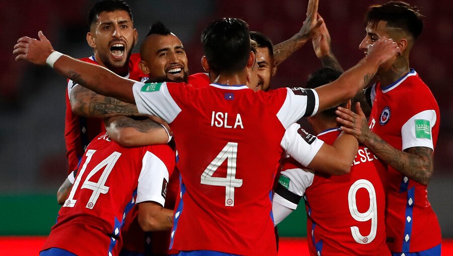 Con dos goles de Arturo Vidal la Roja se impone ante Perú en el Clásico del Pacífico