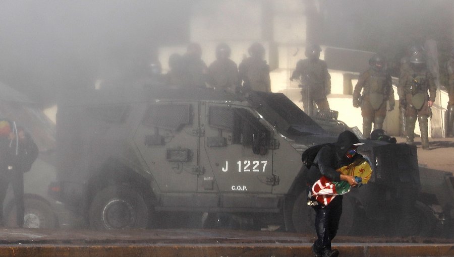 Plaza Baquedano: Cinco personas fueron detenidas en medio de manifestaciones