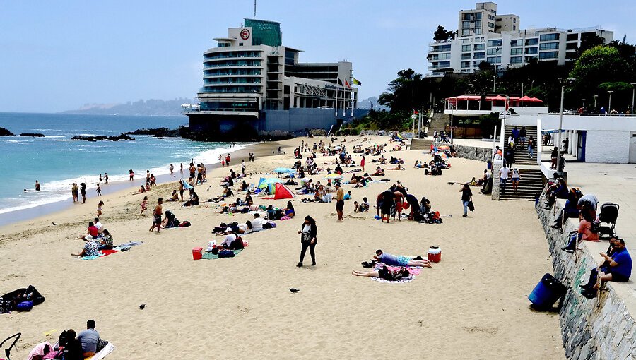 Alcaldesa de Viña del Mar solicitó a autoridades marítimas adelantar la temporada de playas