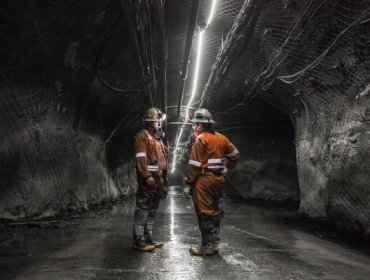 Codelco logra acuerdo con trabajadores de El Teniente con reajuste salarial 0% y bono de $3,5 millones