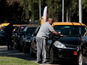 Extienden congelamiento del parque vehicular de taxis y colectivos hasta el 2025