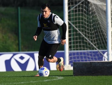 Gary Medel dejó atrás su lesión y regresó a las prácticas del Bologna